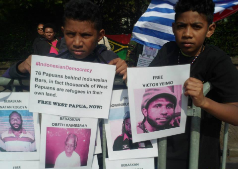 Free West Papua Campaign Netherlands joined the Global Day of Action on 2nd April 2014 for the release of all political prisoners in West Papua, including Victor Yeimo 