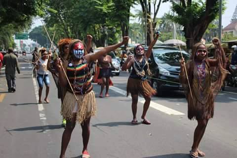 west-papuan-students3